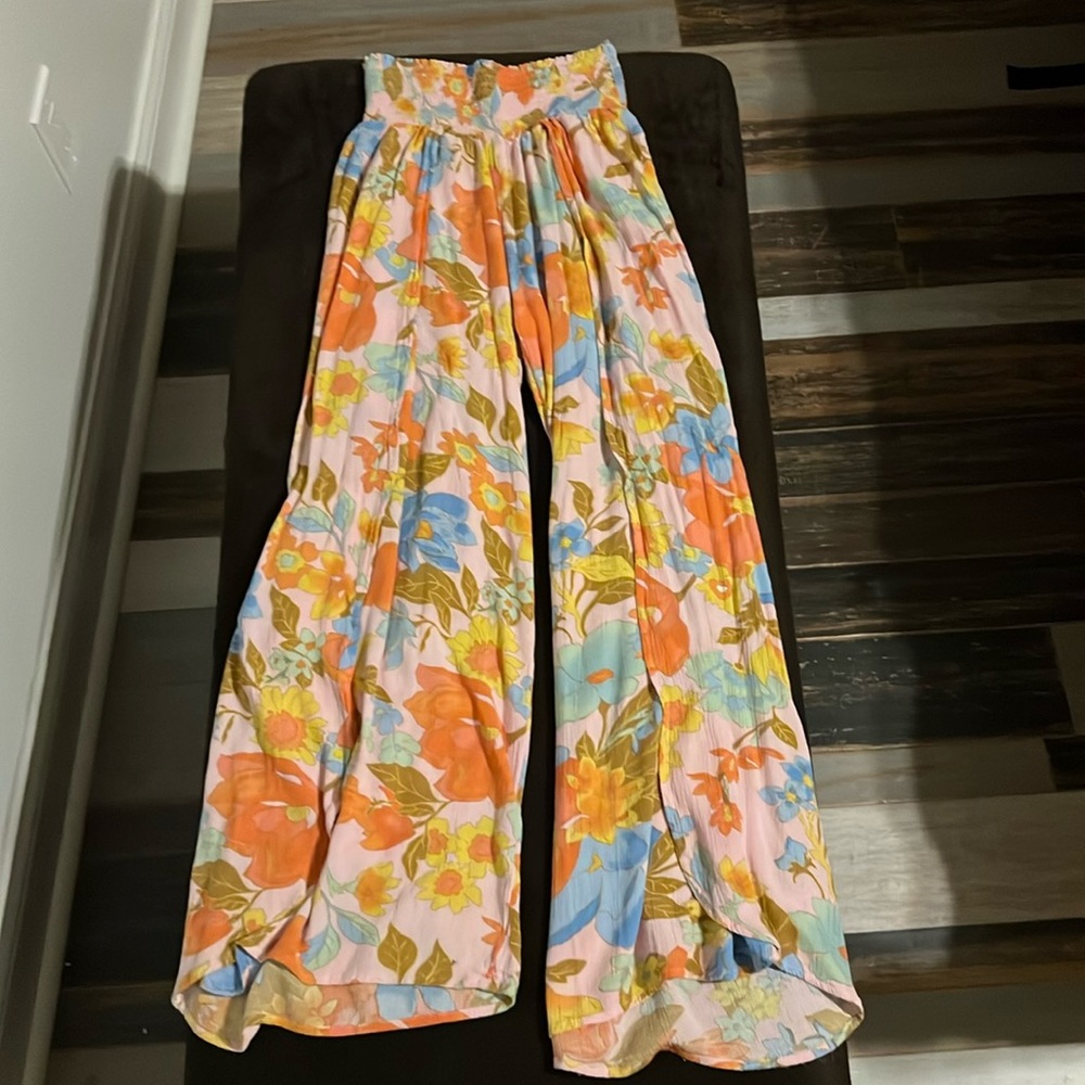 Billabong floral pants, Size M